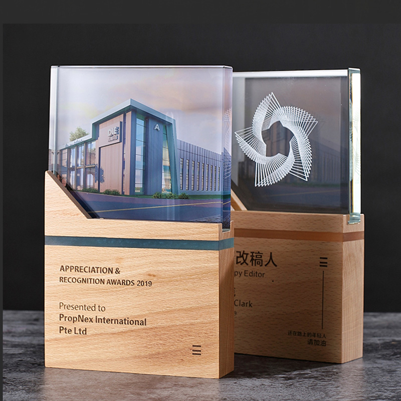 Nuovo Design Trofeo in Legno M - Home Decor Logo Design recensione e prezzo